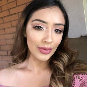 Meet your Posher, Icela